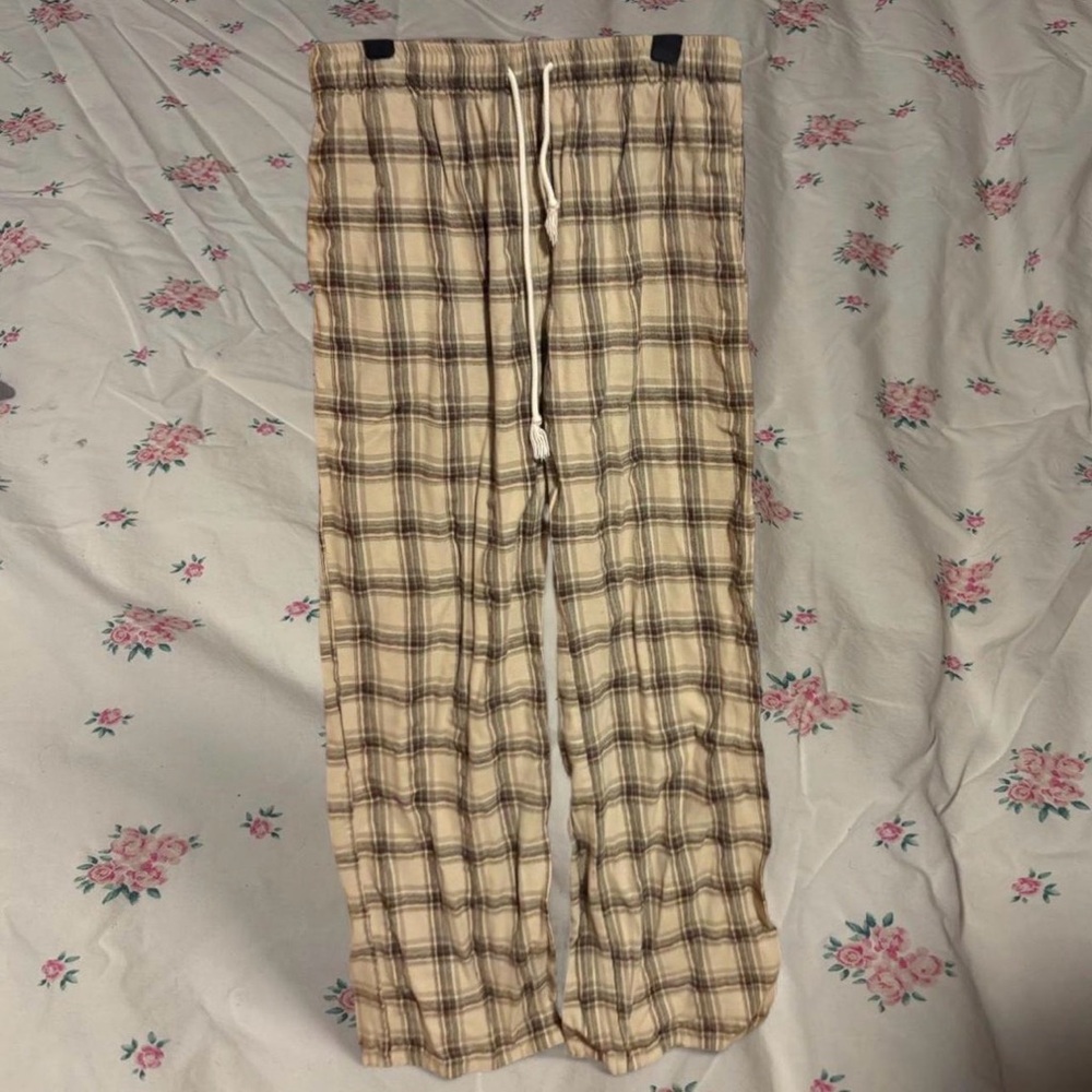 Brandy Melville Plaid Beige Sweatpants